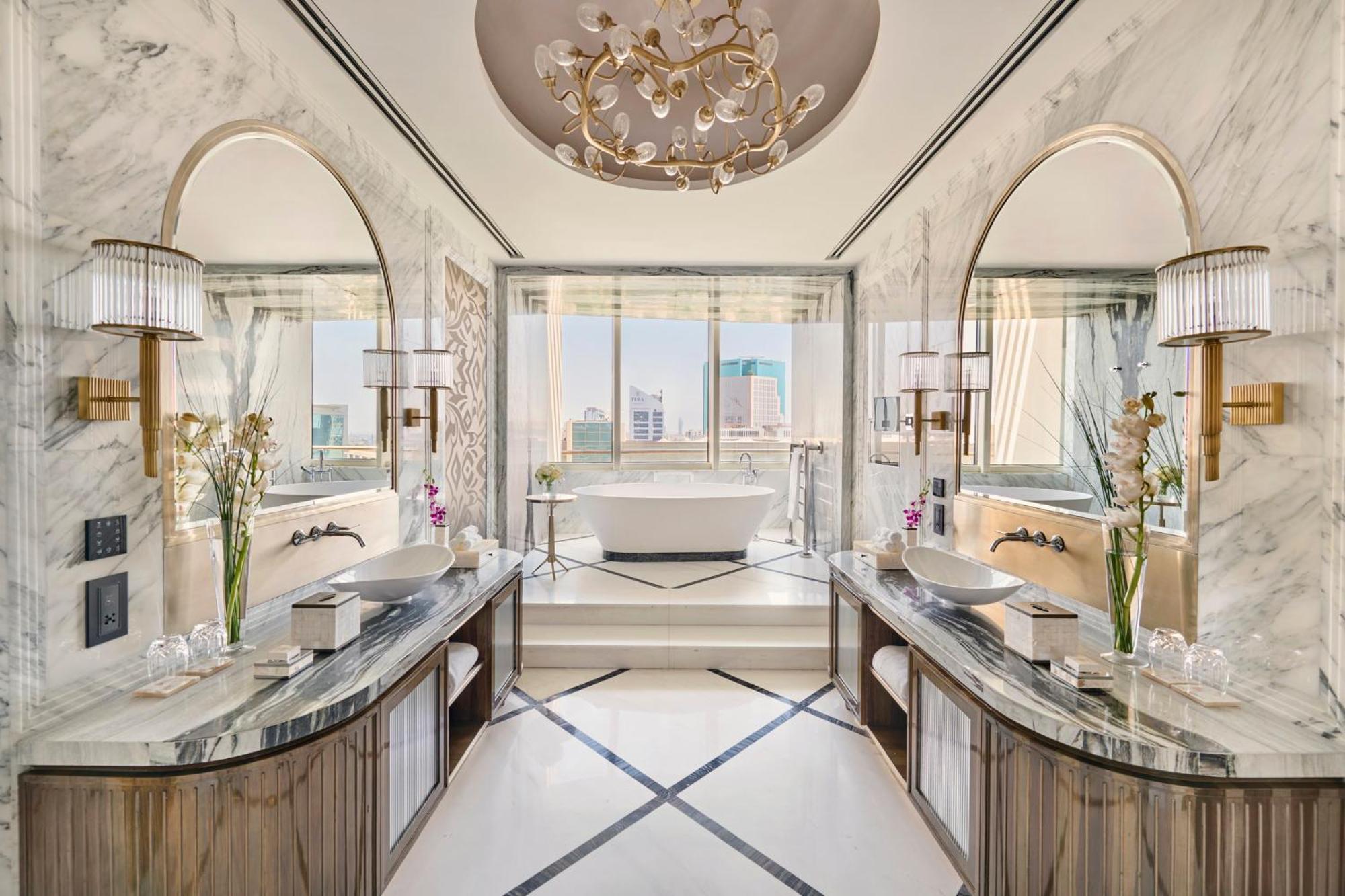 Al Faisaliah Hotel, 5*