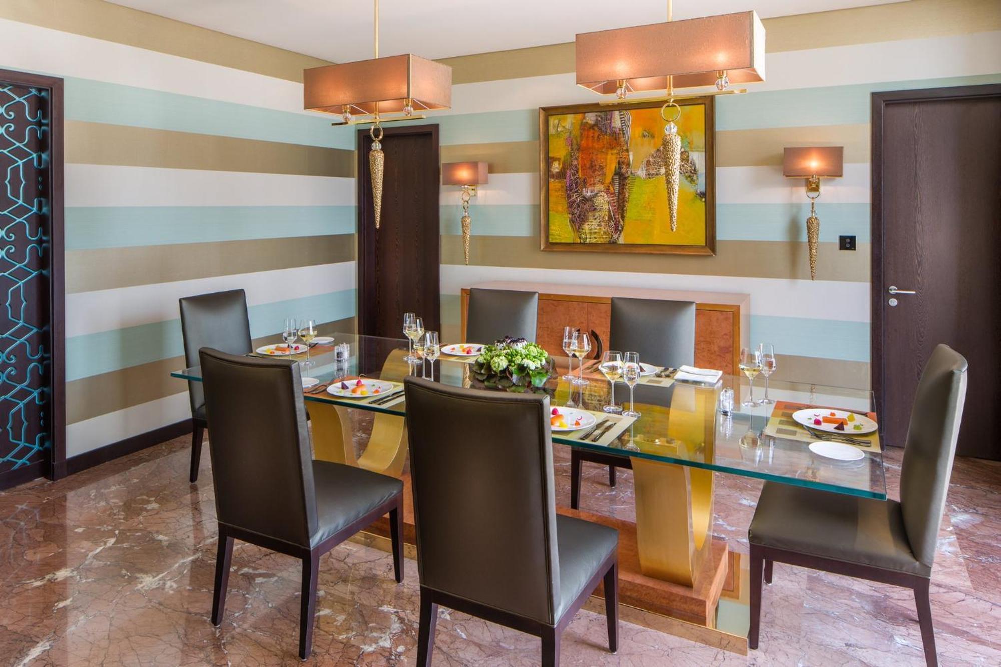 Al Faisaliah Hotel, 5*