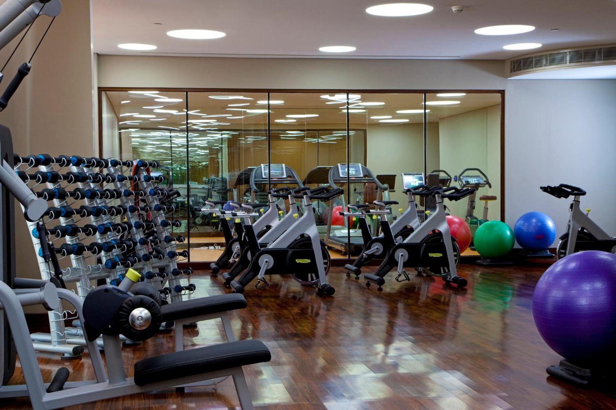 Al Faisaliah Hotel, Hotel Riyadh
