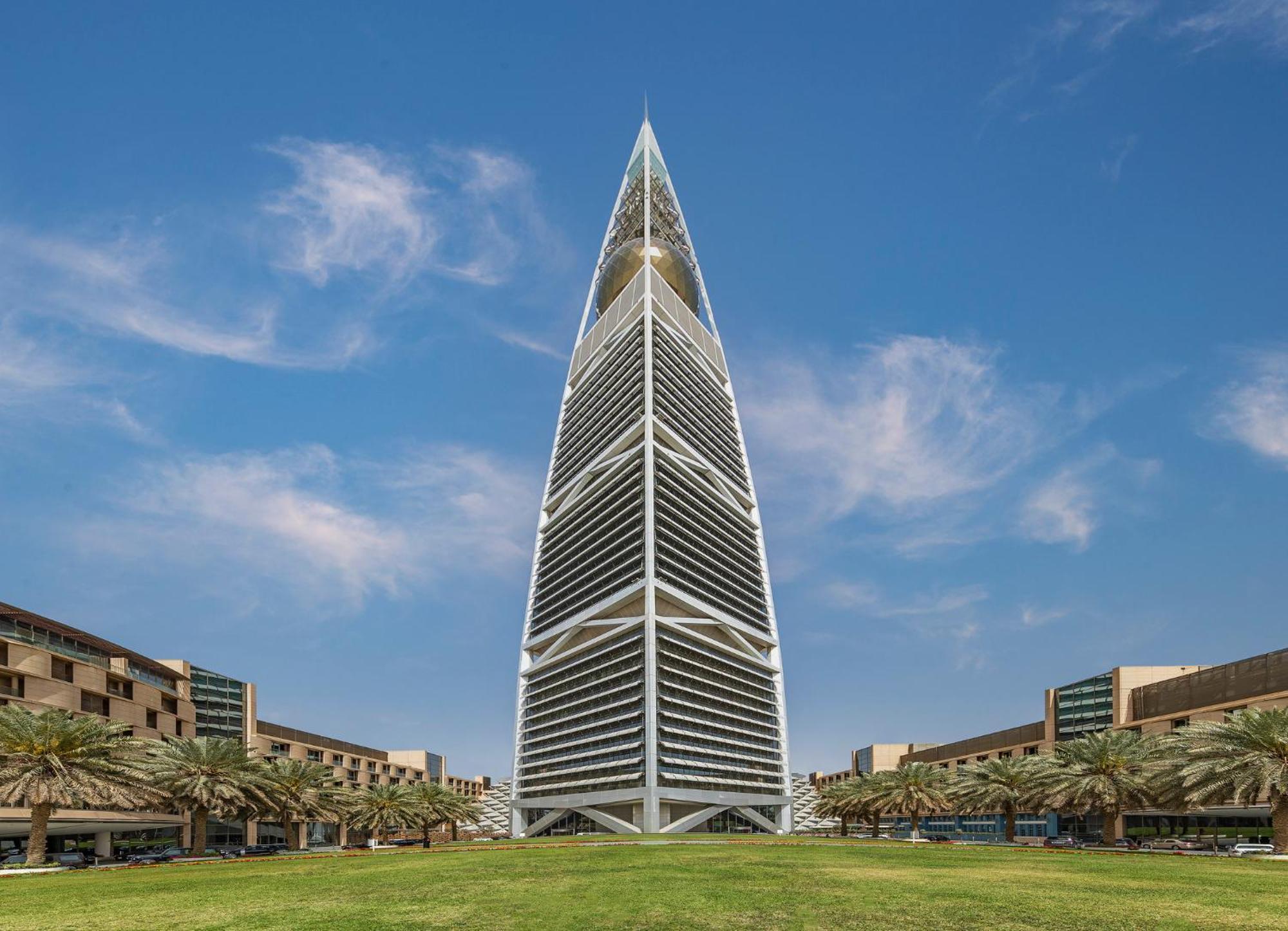 Al Faisaliah Hotel, Hotel 5*